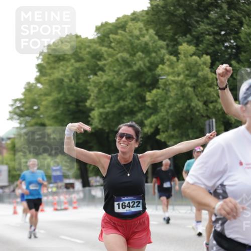 29.06.2025 - hella hamburg halbmarathon Jannik Wohlers http://msf.ph/oto/8198057 29.06.2025 10:24:56 Lombardsbrücke 1627, 2278, 3920, 3961, 3963, 5564, 5814, 6869, 8962, 9927, 11157, 11662, 11921, 13510, 13842, 14086, 15016, 15119, 15679, 16421, 16422 meine-sportfotos.de