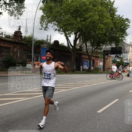 29.06.2025 - hella hamburg halbmarathon Yannick Fuchs http://msf.ph/oto/8198085 29.06.2025 10:44:31 20KM 1119, 1321, 1399, 1466, 1507, 1630, 1817, 2020, 2234, 3296, 3947, 4127, 4346, 5115, 5894, 6027, 6662, 6712, 6795, 7176, 7583, 7930, 7932, 8153, 8313, 8572, 8657, 8704, 10371, 10750, 11356, 11455, 11607, 12235, 12527, 12624, 13008, 13282, 13609, 13701, 13758, 13812, 13875, 14034, 14257, 15803, 15950, 16242, 16716, 16732, 16806, 17179, 17247, 17319, 17384, 18066, 18228, 18370, 18394, 18499, 18657, 18658, 18811, 18884 meine-sportfotos.de