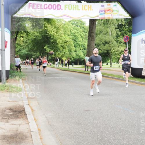 29.06.2025 - hella hamburg halbmarathon MichiJ http://msf.ph/oto/8198114 29.06.2025 10:21:07 Zwischen KM18-KM19 4698, 5746, 13617 meine-sportfotos.de
