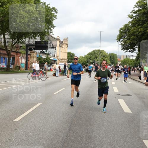 29.06.2025 - hella hamburg halbmarathon Yannick Fuchs http://msf.ph/oto/8198173 29.06.2025 10:44:31 20KM 1119, 1321, 1399, 1466, 1507, 1630, 1817, 2020, 2234, 3296, 3947, 4127, 4346, 5115, 5894, 6027, 6662, 6712, 6795, 7176, 7583, 7930, 7932, 8153, 8313, 8572, 8657, 8704, 10371, 10750, 11356, 11455, 11607, 12235, 12527, 12624, 13008, 13282, 13609, 13701, 13758, 13812, 13875, 14034, 14257, 15803, 15950, 16242, 16716, 16732, 16806, 17179, 17247, 17319, 17384, 18066, 18228, 18370, 18394, 18499, 18657, 18658, 18811, 18884 meine-sportfotos.de