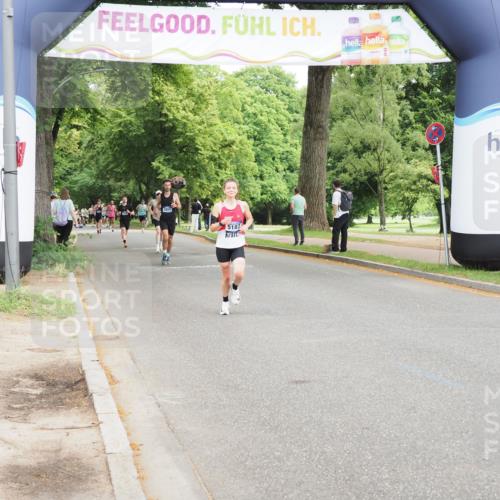 29.06.2025 - hella hamburg halbmarathon MichiJ http://msf.ph/oto/8198180 29.06.2025 10:21:10 Zwischen KM18-KM19 4129, 4698, 5187, 5746, 13617 meine-sportfotos.de