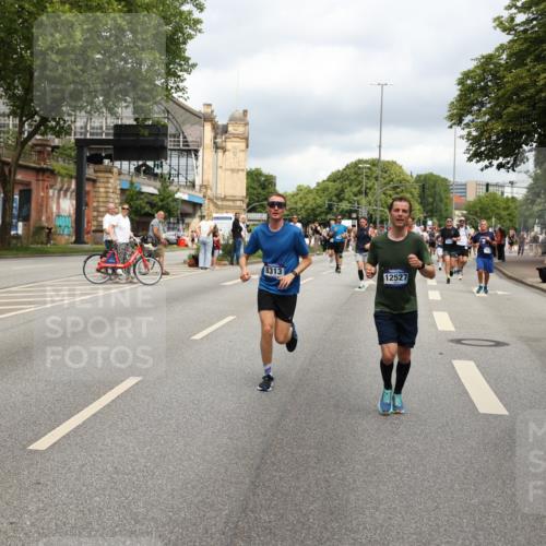 29.06.2025 - hella hamburg halbmarathon Yannick Fuchs http://msf.ph/oto/8198201 29.06.2025 10:44:32 20KM 1119, 1321, 1399, 1466, 1507, 1630, 1750, 1817, 2234, 3296, 3947, 4127, 4346, 5115, 5894, 6027, 6662, 6712, 6795, 7176, 7583, 7930, 7932, 8153, 8313, 8572, 8657, 8704, 10371, 10750, 11356, 11455, 11607, 12235, 12527, 12624, 13008, 13282, 13609, 13687, 13701, 13758, 13812, 13875, 14034, 14257, 15362, 15803, 15950, 16242, 16716, 16732, 16806, 17179, 17247, 17319, 17384, 18066, 18228, 18370, 18394, 18499, 18657, 18658, 18811, 18884 meine-sportfotos.de