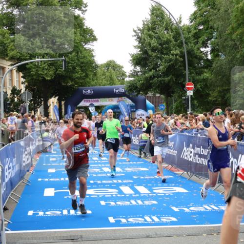 29.06.2025 - hella hamburg halbmarathon Zöllner http://msf.ph/oto/8198264 29.06.2025 10:46:26 Ziel 1600, 2222, 2842, 4237, 6421, 6691, 6978, 7335, 8142, 8981, 11185, 11773, 12171, 12651, 12891, 13698, 14045, 14200, 14228, 14262, 14482, 15157, 16127, 18118, 18211, 18637, 19209 meine-sportfotos.de