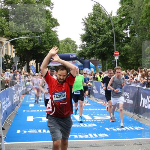 29.06.2025 - hella hamburg halbmarathon Zöllner http://msf.ph/oto/8198286 29.06.2025 10:46:27 Ziel 1600, 2222, 2842, 4237, 6421, 6691, 6978, 7335, 8142, 8981, 9786, 11185, 11773, 12171, 12651, 12891, 13698, 14045, 14200, 14228, 14262, 14482, 15157, 16127, 18118, 18211, 18637, 19209 meine-sportfotos.de