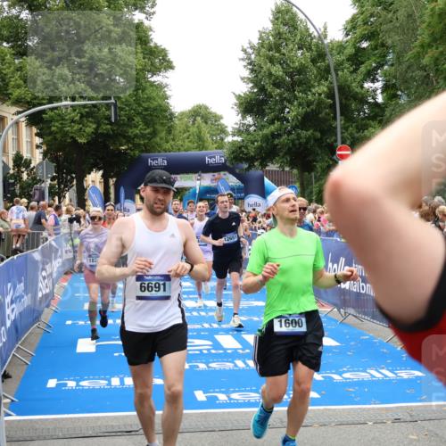 29.06.2025 - hella hamburg halbmarathon Zöllner http://msf.ph/oto/8198321 29.06.2025 10:46:28 Ziel 1600, 2222, 2842, 4237, 6421, 6691, 6978, 7335, 8142, 8981, 9786, 11185, 11773, 12171, 12651, 12891, 13698, 14045, 14228, 14482, 15157, 16127, 18118, 18211, 18637, 19209 meine-sportfotos.de