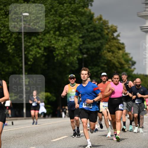 29.06.2025 - hella hamburg halbmarathon Dr. Thomas Lammeyer http://msf.ph/oto/8198379 29.06.2025 10:11:31 Kennedybrücke 1993, 4262, 5242, 5287, 5807, 5845, 5926, 6517, 6518, 6707, 6713, 6715, 6833, 7503, 8585, 9967, 10283, 10700, 10703, 11114, 11394 meine-sportfotos.de