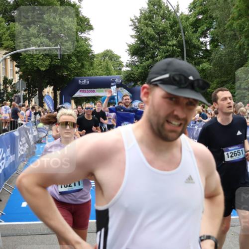 29.06.2025 - hella hamburg halbmarathon Zöllner http://msf.ph/oto/8198381 29.06.2025 10:46:30 Ziel 2222, 2842, 4237, 4497, 6421, 6978, 7335, 8482, 8981, 9232, 9386, 9786, 11185, 11773, 12171, 12651, 12891, 13698, 14045, 14228, 14482, 15157, 16127, 18211, 18637, 19209 meine-sportfotos.de