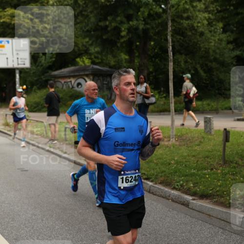 29.06.2025 - hella hamburg halbmarathon Yannick Fuchs http://msf.ph/oto/8198386 29.06.2025 10:44:33 20KM 1119, 1399, 1466, 1507, 1630, 1750, 1817, 3296, 3947, 4127, 4346, 5115, 5894, 6027, 6662, 6712, 6795, 7176, 7397, 7583, 7930, 7932, 8153, 8313, 8572, 8657, 8704, 10371, 10750, 11356, 11455, 11607, 12235, 12527, 12624, 13008, 13609, 13687, 13701, 13758, 13812, 13875, 14034, 14257, 14626, 15362, 15395, 15803, 15950, 16242, 16716, 16732, 16806, 17179, 17247, 17319, 17384, 18066, 18228, 18370, 18394, 18499, 18657, 18658, 18811, 18884 meine-sportfotos.de