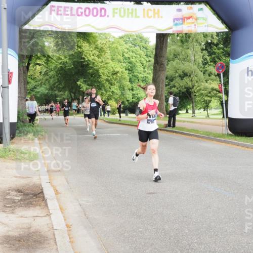 29.06.2025 - hella hamburg halbmarathon MichiJ http://msf.ph/oto/8198392 29.06.2025 10:21:11 Zwischen KM18-KM19 4129, 4698, 5187, 5746, 13617 meine-sportfotos.de
