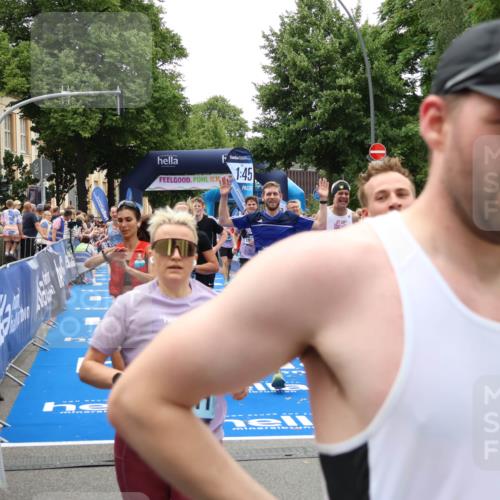 29.06.2025 - hella hamburg halbmarathon Zöllner http://msf.ph/oto/8198394 29.06.2025 10:46:31 Ziel 2222, 2842, 4237, 4497, 6421, 6978, 7335, 8482, 8981, 9232, 9386, 9529, 9786, 11185, 11773, 12891, 14045, 14228, 14482, 15157, 16127, 17281, 17461, 18637, 19209 meine-sportfotos.de