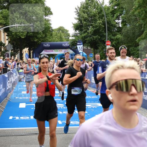29.06.2025 - hella hamburg halbmarathon Zöllner http://msf.ph/oto/8198424 29.06.2025 10:46:32 Ziel 2222, 2842, 4237, 4497, 5459, 6421, 6978, 7335, 8482, 8981, 9232, 9386, 9529, 9786, 11185, 11773, 12891, 14045, 14228, 14482, 15157, 17281, 17461, 18637, 18882, 19209 meine-sportfotos.de