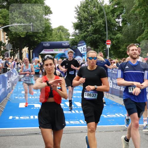 29.06.2025 - hella hamburg halbmarathon Zöllner http://msf.ph/oto/8198441 29.06.2025 10:46:32 Ziel 2222, 2842, 4237, 4497, 5459, 6421, 6978, 7335, 8482, 8981, 9232, 9386, 9529, 9786, 11185, 11773, 12891, 14045, 14228, 14482, 15157, 17281, 17461, 18637, 18882, 19209 meine-sportfotos.de