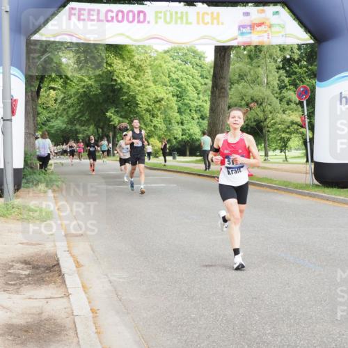 29.06.2025 - hella hamburg halbmarathon MichiJ http://msf.ph/oto/8198448 29.06.2025 10:21:12 Zwischen KM18-KM19 4129, 4698, 5187, 5746, 13617 meine-sportfotos.de
