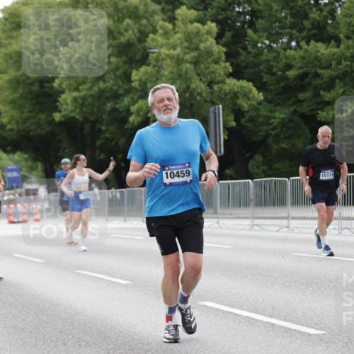 29.06.2025 - hella hamburg halbmarathon Jannik Wohlers http://msf.ph/oto/8198461 29.06.2025 10:25:01 Lombardsbrücke 1093, 1627, 2278, 3961, 3963, 5564, 5814, 6869, 8962, 9811, 9927, 10845, 10846, 11157, 11662, 13510, 13842, 14086, 15016, 15119, 15283, 16421, 16422 meine-sportfotos.de