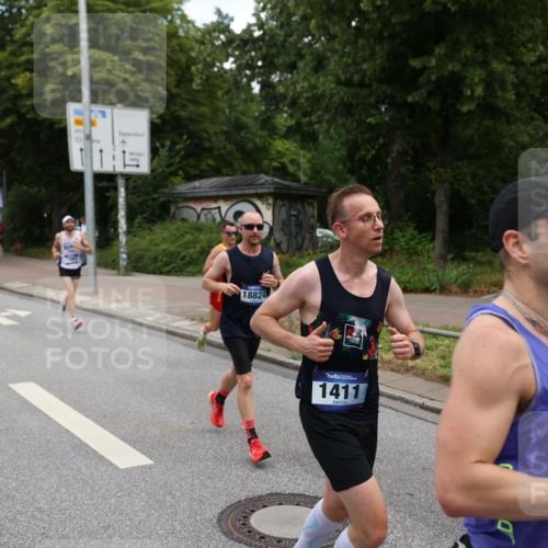 29.06.2025 - hella hamburg halbmarathon Yannick Fuchs http://msf.ph/oto/8198462 29.06.2025 10:31:46 20KM 1411, 2196, 2767, 4860, 4865, 5003, 5092, 5307, 5315, 6123, 6458, 6529, 7310, 7482, 8362, 9178, 9296, 9914, 10680, 10738, 11833, 13141, 13854, 13972, 14387, 14459, 14691, 14934, 15178, 15261, 15939, 16523, 16992, 17024, 17125, 17137, 17306, 17658, 17723, 18062, 18159, 18384, 18824 meine-sportfotos.de