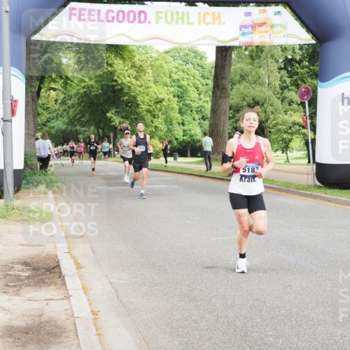 29.06.2025 - hella hamburg halbmarathon MichiJ http://msf.ph/oto/8198497 29.06.2025 10:21:12 Zwischen KM18-KM19 4129, 4698, 5187, 5746, 13617 meine-sportfotos.de