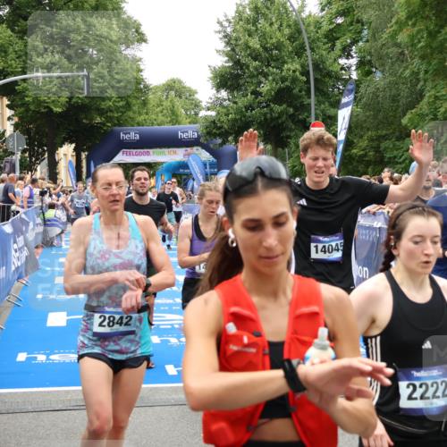 29.06.2025 - hella hamburg halbmarathon Zöllner http://msf.ph/oto/8198513 29.06.2025 10:46:34 Ziel 4237, 4497, 5459, 6978, 8482, 8981, 9232, 9386, 9529, 9786, 12891, 13525, 14228, 14482, 15157, 15206, 17281, 17461, 18882, 19209 meine-sportfotos.de