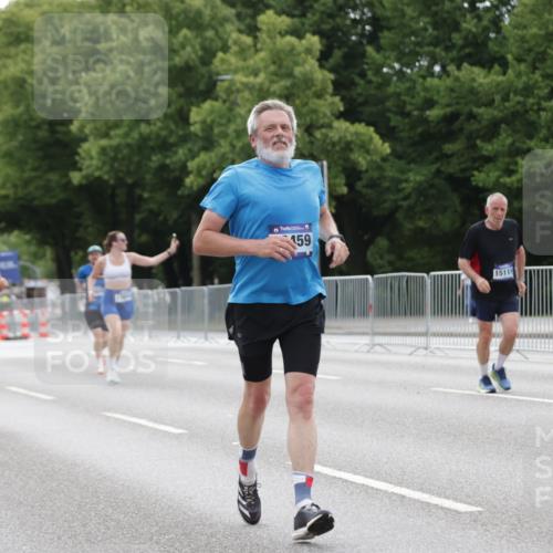 29.06.2025 - hella hamburg halbmarathon Jannik Wohlers http://msf.ph/oto/8198535 29.06.2025 10:25:01 Lombardsbrücke 1093, 1627, 2278, 3961, 3963, 5564, 5814, 6869, 8962, 9811, 9927, 10845, 10846, 11157, 11662, 13510, 13842, 14086, 15016, 15119, 15283, 16421, 16422 meine-sportfotos.de