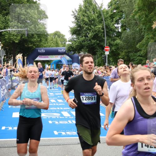 29.06.2025 - hella hamburg halbmarathon Zöllner http://msf.ph/oto/8198555 29.06.2025 10:46:35 Ziel 4237, 4497, 5459, 6978, 8482, 8981, 9232, 9386, 9529, 9786, 12891, 13525, 15133, 15206, 17281, 17461, 18882 meine-sportfotos.de