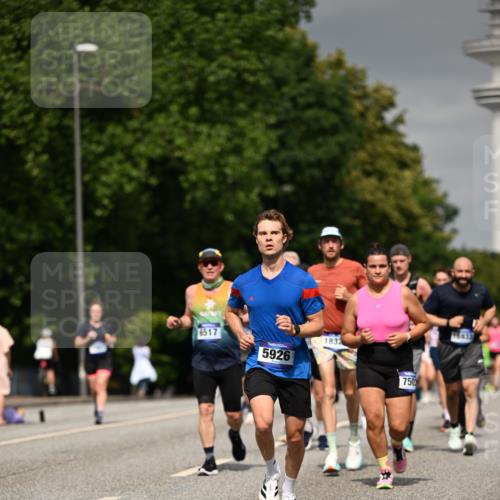29.06.2025 - hella hamburg halbmarathon Dr. Thomas Lammeyer http://msf.ph/oto/8198561 29.06.2025 10:11:31 Kennedybrücke 1993, 4262, 5242, 5287, 5807, 5845, 5926, 6517, 6518, 6707, 6713, 6715, 6833, 7503, 8585, 9967, 10283, 10700, 10703, 11114, 11394 meine-sportfotos.de