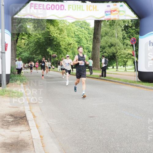 29.06.2025 - hella hamburg halbmarathon MichiJ http://msf.ph/oto/8198565 29.06.2025 10:21:13 Zwischen KM18-KM19 4129, 4698, 5187, 5746, 13617 meine-sportfotos.de