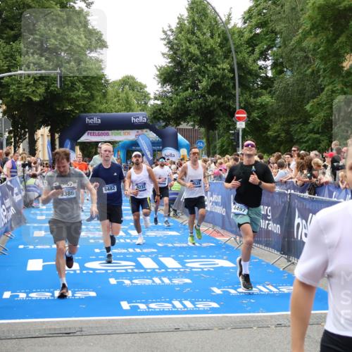 29.06.2025 - hella hamburg halbmarathon Zöllner http://msf.ph/oto/8198610 29.06.2025 10:46:37 Ziel 4497, 5459, 8482, 9051, 9232, 9386, 9529, 13525, 13554, 15026, 15133, 15206, 17281, 17461, 18882 meine-sportfotos.de