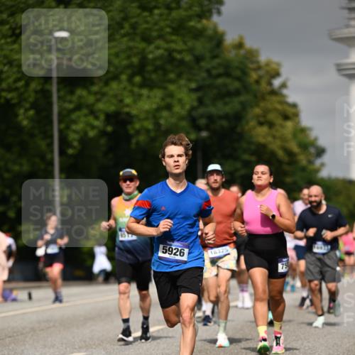 29.06.2025 - hella hamburg halbmarathon Dr. Thomas Lammeyer http://msf.ph/oto/8198660 29.06.2025 10:11:32 Kennedybrücke 1993, 4262, 5242, 5287, 5807, 5845, 5926, 6196, 6517, 6518, 6707, 6713, 6715, 6833, 7503, 8585, 9967, 10283, 10700, 10703, 11114, 11394 meine-sportfotos.de