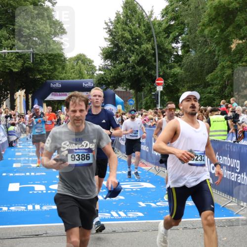 29.06.2025 - hella hamburg halbmarathon Zöllner http://msf.ph/oto/8198678 29.06.2025 10:46:39 Ziel 1920, 1942, 5459, 8482, 9051, 9232, 9529, 13525, 13554, 15026, 15133, 15206, 15714, 17281, 17461, 18297, 18882 meine-sportfotos.de