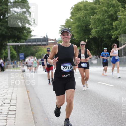 29.06.2025 - hella hamburg halbmarathon Jannik Wohlers http://msf.ph/oto/8198761 29.06.2025 10:25:03 Lombardsbrücke 1093, 1627, 2278, 5564, 6869, 9811, 9927, 10845, 10846, 11157, 11662, 13510, 13842, 15016, 15119, 15283, 16421, 16422 meine-sportfotos.de