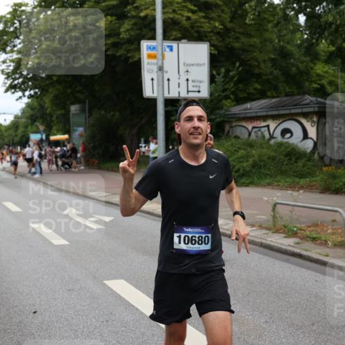 29.06.2025 - hella hamburg halbmarathon Yannick Fuchs http://msf.ph/oto/8198790 29.06.2025 10:31:46 20KM 1411, 2196, 2767, 4860, 4865, 5003, 5092, 5307, 5315, 6123, 6458, 6529, 7310, 7482, 8362, 9178, 9296, 9914, 10680, 10738, 11833, 13141, 13854, 13972, 14387, 14459, 14691, 14934, 15178, 15261, 15939, 16523, 16992, 17024, 17125, 17137, 17306, 17658, 17723, 18062, 18159, 18384, 18824 meine-sportfotos.de