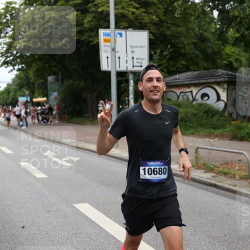 29.06.2025 - hella hamburg halbmarathon Yannick Fuchs http://msf.ph/oto/8198821 29.06.2025 10:31:46 20KM 1411, 2196, 2767, 4860, 4865, 5003, 5092, 5307, 5315, 6123, 6458, 6529, 7310, 7482, 8362, 9178, 9296, 9914, 10680, 10738, 11833, 13141, 13854, 13972, 14387, 14459, 14691, 14934, 15178, 15261, 15939, 16523, 16992, 17024, 17125, 17137, 17306, 17658, 17723, 18062, 18159, 18384, 18824 meine-sportfotos.de