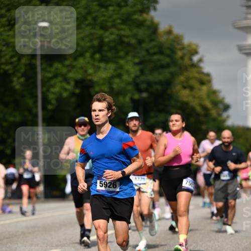 29.06.2025 - hella hamburg halbmarathon Dr. Thomas Lammeyer http://msf.ph/oto/8198843 29.06.2025 10:11:32 Kennedybrücke 1993, 4262, 5242, 5287, 5807, 5845, 5926, 6196, 6517, 6518, 6707, 6713, 6715, 6833, 7503, 8585, 9967, 10283, 10700, 10703, 11114, 11394 meine-sportfotos.de