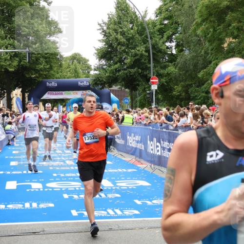 29.06.2025 - hella hamburg halbmarathon Zöllner http://msf.ph/oto/8198860 29.06.2025 10:46:43 Ziel 1920, 1942, 9051, 13525, 13554, 15026, 15133, 15714, 16175, 17743, 17865, 18297, 19128 meine-sportfotos.de
