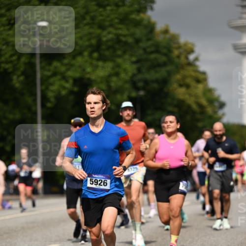 29.06.2025 - hella hamburg halbmarathon Dr. Thomas Lammeyer http://msf.ph/oto/8198886 29.06.2025 10:11:32 Kennedybrücke 1993, 4262, 5242, 5287, 5807, 5845, 5926, 6196, 6517, 6518, 6707, 6713, 6715, 6833, 7503, 8585, 9967, 10283, 10700, 10703, 11114, 11394 meine-sportfotos.de