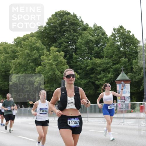 29.06.2025 - hella hamburg halbmarathon Jannik Wohlers http://msf.ph/oto/8198931 29.06.2025 10:25:05 Lombardsbrücke 1093, 1627, 2278, 5028, 6869, 9811, 10845, 10846, 11157, 11662, 13510, 13842, 15016, 15119, 15283, 16421, 16422 meine-sportfotos.de