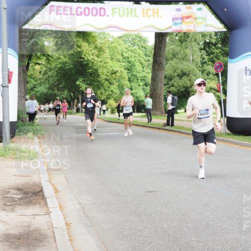 29.06.2025 - hella hamburg halbmarathon MichiJ http://msf.ph/oto/8198948 29.06.2025 10:21:15 Zwischen KM18-KM19 3955, 4129, 5187, 5746 meine-sportfotos.de