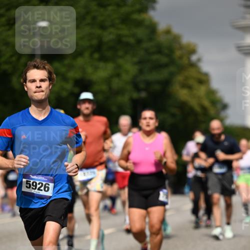 29.06.2025 - hella hamburg halbmarathon Dr. Thomas Lammeyer http://msf.ph/oto/8198971 29.06.2025 10:11:33 Kennedybrücke 1993, 4262, 5242, 5287, 5807, 5845, 5926, 6196, 6517, 6518, 6707, 6713, 6715, 6833, 7503, 8585, 9967, 10283, 10700, 10703, 11114, 11394 meine-sportfotos.de