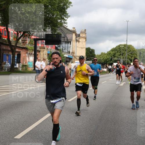29.06.2025 - hella hamburg halbmarathon Yannick Fuchs http://msf.ph/oto/8198973 29.06.2025 10:44:37 20KM 1119, 1399, 1466, 1507, 1630, 1750, 1817, 2207, 3654, 4127, 4346, 5115, 6027, 6662, 6712, 6795, 7052, 7176, 7397, 7583, 7930, 7932, 8313, 8572, 8657, 8704, 9057, 10371, 10750, 11356, 11455, 11607, 12235, 12527, 12624, 13008, 13609, 13687, 13701, 13812, 13875, 14034, 14257, 14626, 15362, 15395, 15803, 15950, 16242, 16716, 16806, 17179, 17221, 17247, 17384, 18066, 18370, 18394, 18657, 18658, 18811 meine-sportfotos.de