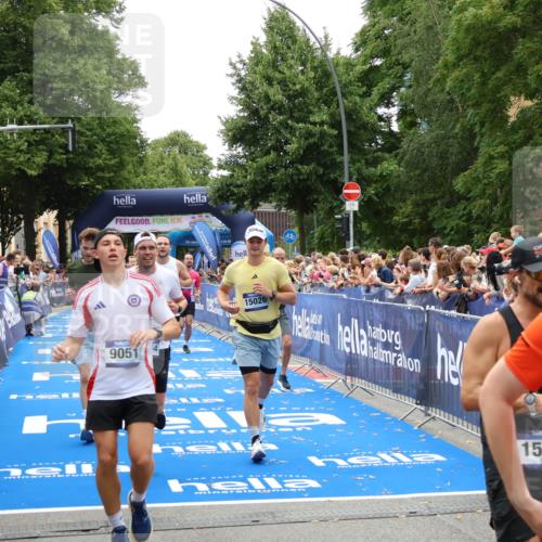 29.06.2025 - hella hamburg halbmarathon Zöllner http://msf.ph/oto/8198979 29.06.2025 10:46:45 Ziel 1920, 1942, 3976, 6630, 9051, 13554, 14541, 15026, 15714, 15900, 16175, 17743, 17865, 18297, 19128 meine-sportfotos.de
