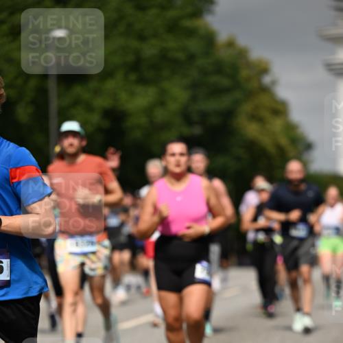 29.06.2025 - hella hamburg halbmarathon Dr. Thomas Lammeyer http://msf.ph/oto/8199010 29.06.2025 10:11:34 Kennedybrücke 1893, 1993, 3929, 4262, 5242, 5287, 5807, 5845, 5926, 6196, 6517, 6518, 6707, 6713, 6715, 6833, 7503, 8585, 9967, 10283, 10700, 10703, 11114, 11394 meine-sportfotos.de