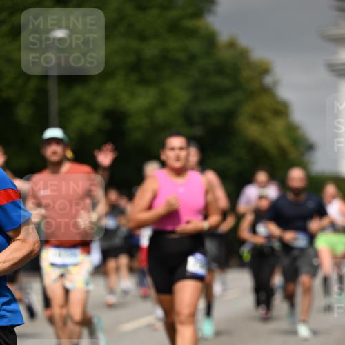 29.06.2025 - hella hamburg halbmarathon Dr. Thomas Lammeyer http://msf.ph/oto/8199028 29.06.2025 10:11:34 Kennedybrücke 1893, 1993, 3929, 4262, 5242, 5287, 5807, 5845, 5926, 6196, 6517, 6518, 6707, 6713, 6715, 6833, 7503, 8585, 9967, 10283, 10700, 10703, 11114, 11394 meine-sportfotos.de