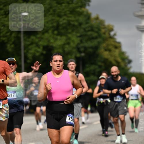 29.06.2025 - hella hamburg halbmarathon Dr. Thomas Lammeyer http://msf.ph/oto/8199062 29.06.2025 10:11:34 Kennedybrücke 1893, 1993, 3929, 4262, 5242, 5287, 5807, 5845, 5926, 6196, 6517, 6518, 6707, 6713, 6715, 6833, 7503, 8585, 9967, 10283, 10700, 10703, 11114, 11394 meine-sportfotos.de