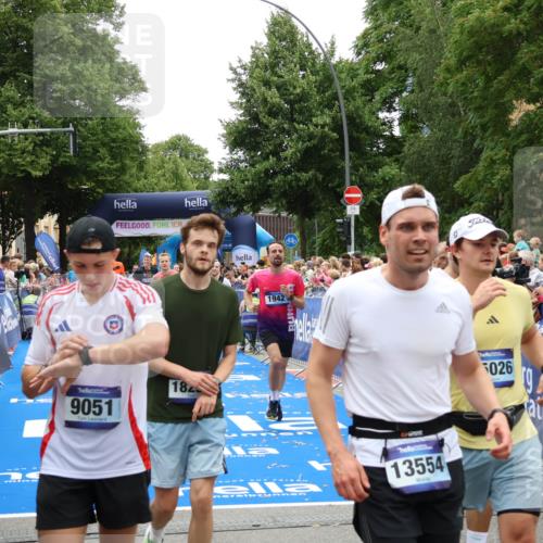 29.06.2025 - hella hamburg halbmarathon Zöllner http://msf.ph/oto/8199072 29.06.2025 10:46:47 Ziel 1920, 1942, 3976, 6630, 11858, 14541, 15714, 15900, 16175, 17353, 17669, 17743, 17865, 18297, 19128 meine-sportfotos.de