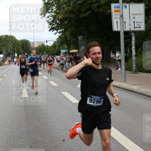 29.06.2025 - hella hamburg halbmarathon Yannick Fuchs http://msf.ph/oto/8199120 29.06.2025 10:31:48 20KM 1411, 2196, 2767, 4860, 4865, 5003, 5092, 5307, 5315, 6123, 6458, 6529, 7310, 7482, 8362, 9178, 9296, 9914, 10451, 10680, 10738, 11833, 13141, 13854, 13972, 14387, 14459, 14691, 14934, 15178, 15261, 15410, 15939, 16523, 16992, 17024, 17125, 17137, 17306, 17658, 17723, 18062, 18159, 18384, 18824 meine-sportfotos.de