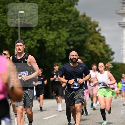 29.06.2025 - hella hamburg halbmarathon Dr. Thomas Lammeyer http://msf.ph/oto/8199177 29.06.2025 10:11:36 Kennedybrücke 1893, 1993, 2136, 3929, 4262, 5242, 5287, 5807, 5845, 5926, 6196, 6517, 6518, 6707, 6713, 6715, 6833, 7503, 7760, 8585, 9967, 10283, 10700, 10703, 11114 meine-sportfotos.de