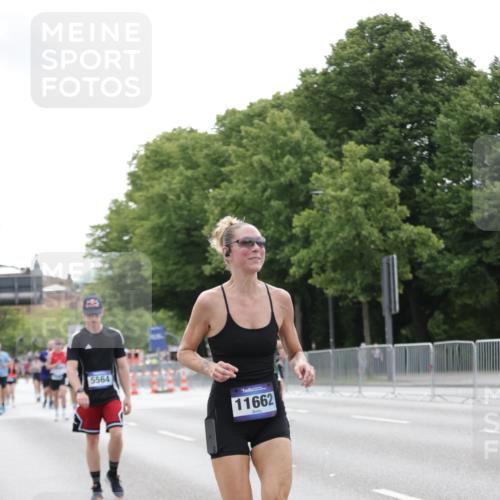 29.06.2025 - hella hamburg halbmarathon Jannik Wohlers http://msf.ph/oto/8199215 29.06.2025 10:25:07 Lombardsbrücke 1093, 2278, 3343, 5028, 6869, 9811, 10845, 10846, 11157, 11662, 13510, 13653, 13842, 14936, 15016, 15119, 15283, 16421, 16422 meine-sportfotos.de