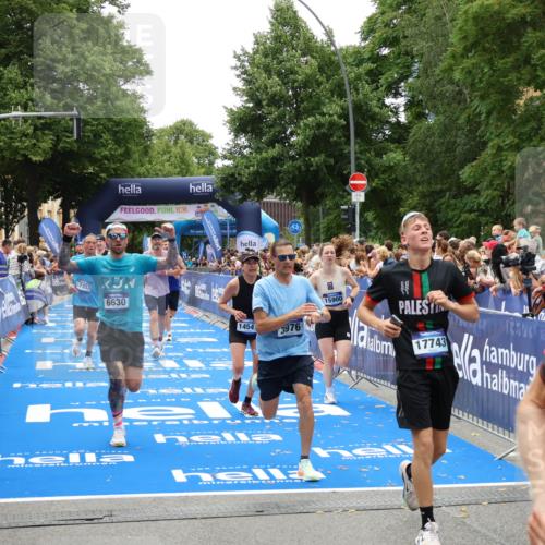 29.06.2025 - hella hamburg halbmarathon Zöllner http://msf.ph/oto/8199267 29.06.2025 10:46:52 Ziel 3976, 4091, 6630, 11858, 13940, 14541, 15900, 17172, 17353, 17492, 17669, 17743, 17892, 19105 meine-sportfotos.de