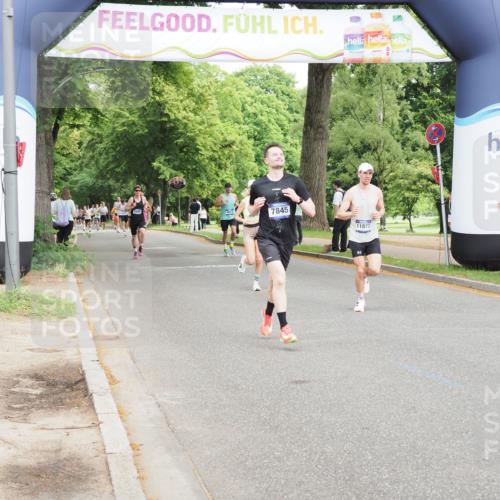 29.06.2025 - hella hamburg halbmarathon MichiJ http://msf.ph/oto/8199340 29.06.2025 10:21:18 Zwischen KM18-KM19 3955, 5187, 7845, 11877, 14450 meine-sportfotos.de