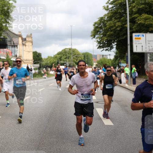29.06.2025 - hella hamburg halbmarathon Yannick Fuchs http://msf.ph/oto/8199343 29.06.2025 10:44:38 20KM 1119, 1399, 1466, 1507, 1630, 1750, 1817, 2207, 3654, 4127, 4346, 5115, 6027, 6662, 6712, 6795, 7052, 7176, 7397, 7583, 7930, 7932, 8313, 8572, 8657, 8704, 8819, 9057, 10371, 10750, 11356, 11455, 11607, 12527, 12624, 13008, 13609, 13687, 13701, 13812, 13875, 14034, 14257, 14626, 15362, 15395, 15803, 15950, 16242, 16716, 16806, 17179, 17221, 17247, 17384, 18066, 18370, 18394, 18657, 18658, 18811 meine-sportfotos.de
