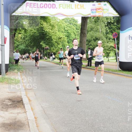 29.06.2025 - hella hamburg halbmarathon MichiJ http://msf.ph/oto/8199383 29.06.2025 10:21:18 Zwischen KM18-KM19 3955, 5187, 7845, 11877, 14450 meine-sportfotos.de